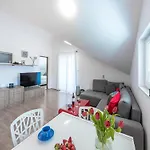 شقة Meri & Karla - Two Bedroom With Balcony And Sea View دوبروفينك