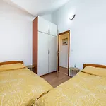 Meri & Karla - Two Bedroom With Balcony And Sea View Dubrovnik