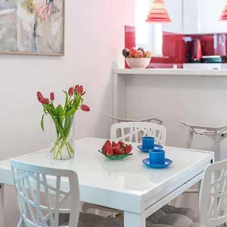 Apartamento Meri & Karla - Two Bedroom With Balcony And Sea View *