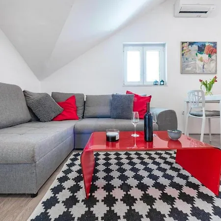 Meri & Karla - Two Bedroom With Balcony And Sea View Lägenhet Dubrovnik