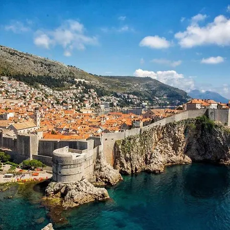 Meri & Karla - Two Bedroom With Balcony And Sea View * Dubrovnik