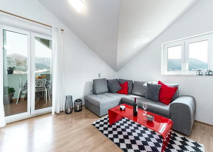 Apartamento Meri & Karla - Two Bedroom With Balcony And Sea View *