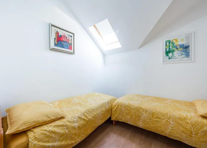 Meri & Karla - Two Bedroom With Balcony And Sea View Dubrovnik