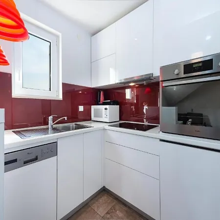 Meri & Karla - Two Bedroom With Balcony And Sea View Апартаменты Дубровник